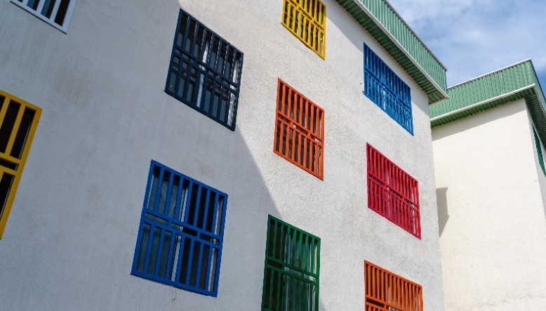 Façade de l'École Esperanza à Sangoyah